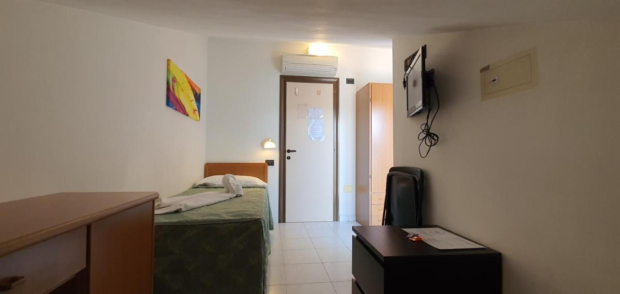 Camera Singola Mansardata con Balcone