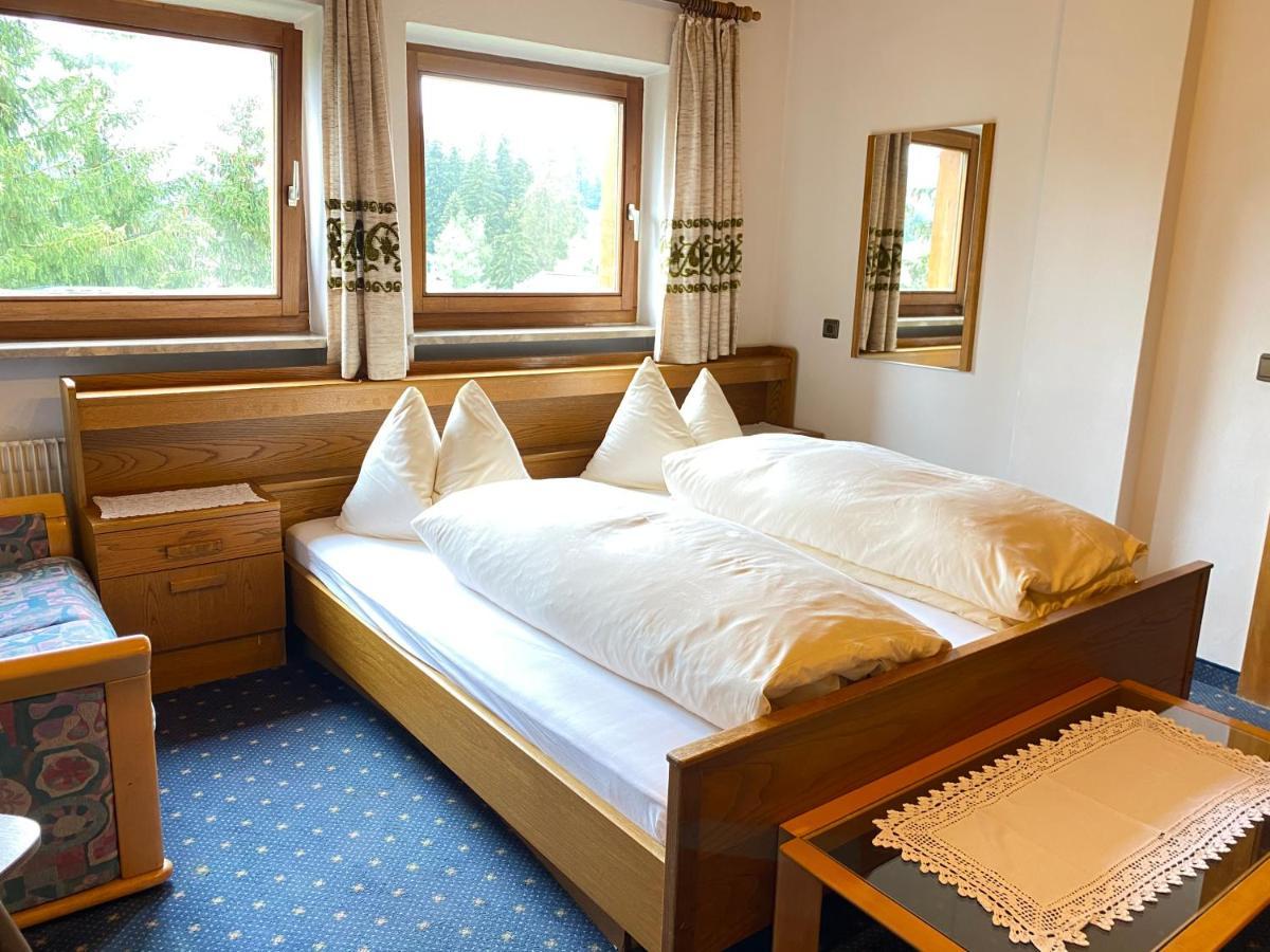 Familienzimmer mit Bergblick