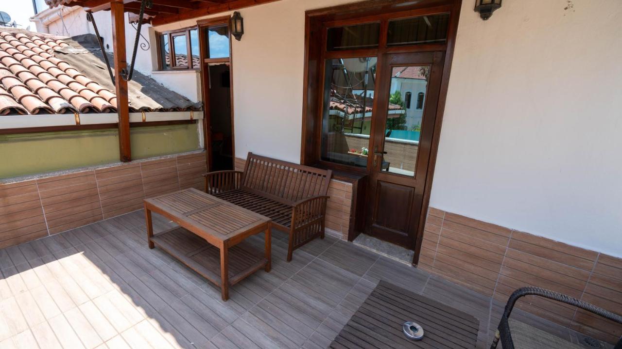 Tweepersoonskamer met 2 Aparte Bedden en Balkon