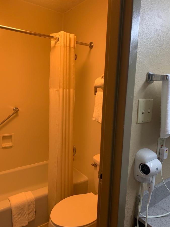King Room - Non-Smoking (No Pets Allowed)