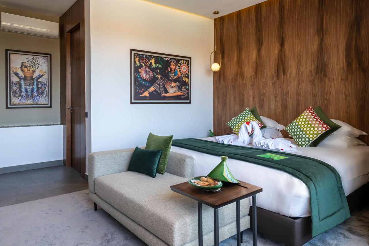Suite pequeña con jardín o terraza
