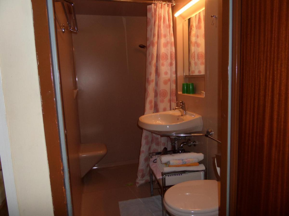 Doppelzimmer mit Balkon