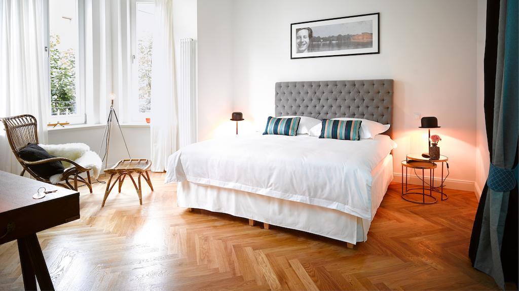 One-Bedroom Apartment with Balcony - 1