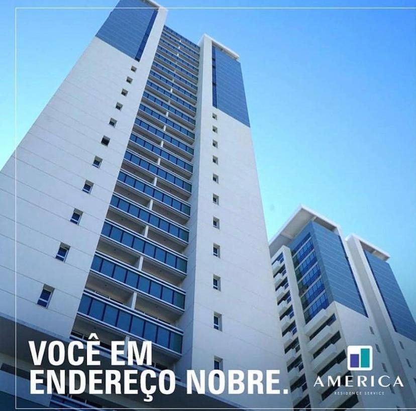 Suíte com Cama Queen-size e Vista da Piscina