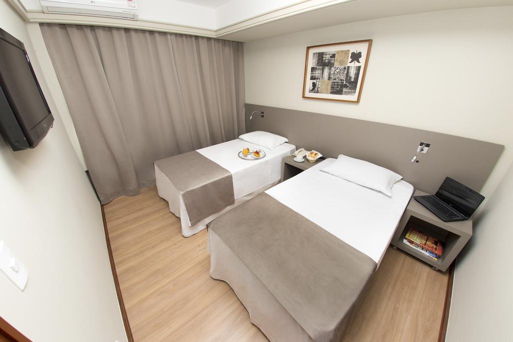 Standard Triple Suite