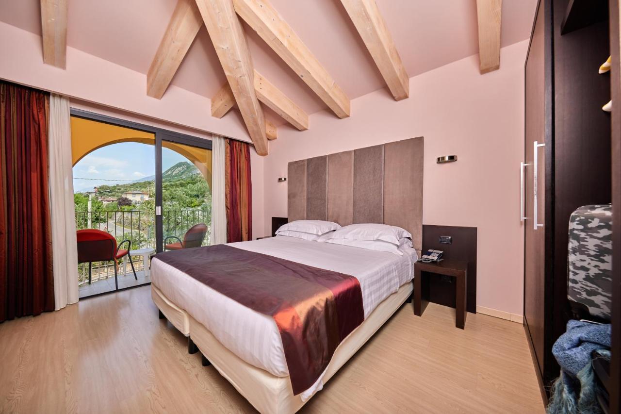 Double or Twin Room with Garden View