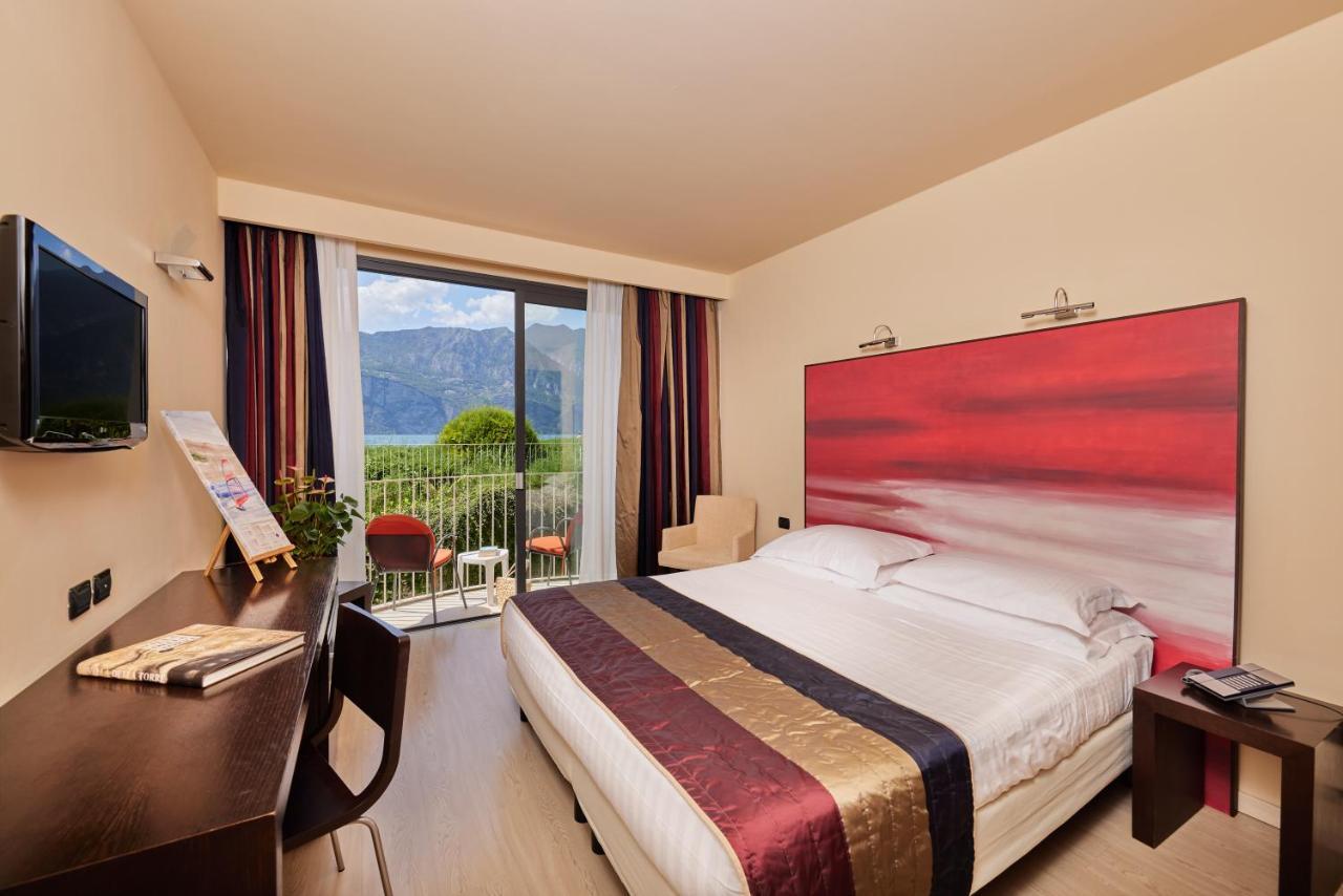 Superior Double or Twin Room with Partial Lake View - Ground Floor