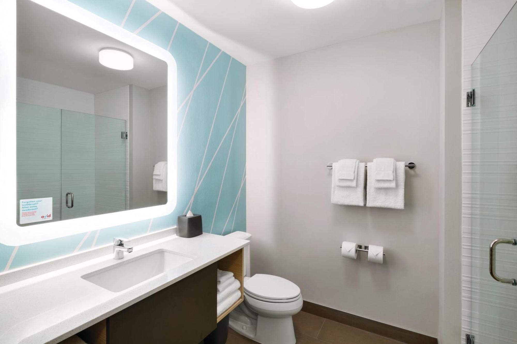 Room with Two Beds - Hearing Accessible - Non-Smoking
