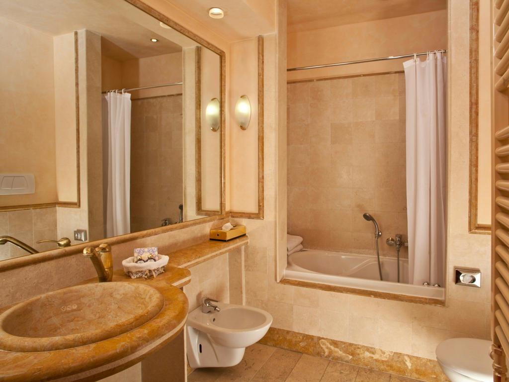 Quarto Familiar (2 Adultos + 1 Criança)