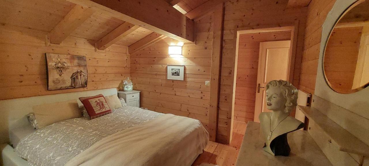 Chambre Lit Queen-Size avec Balcon