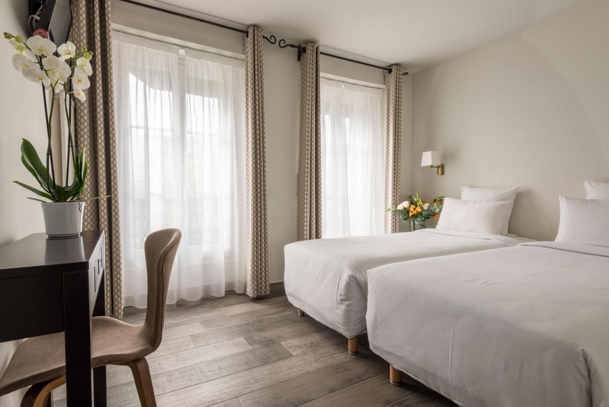 Quarto com 2 Camas de Solteiro