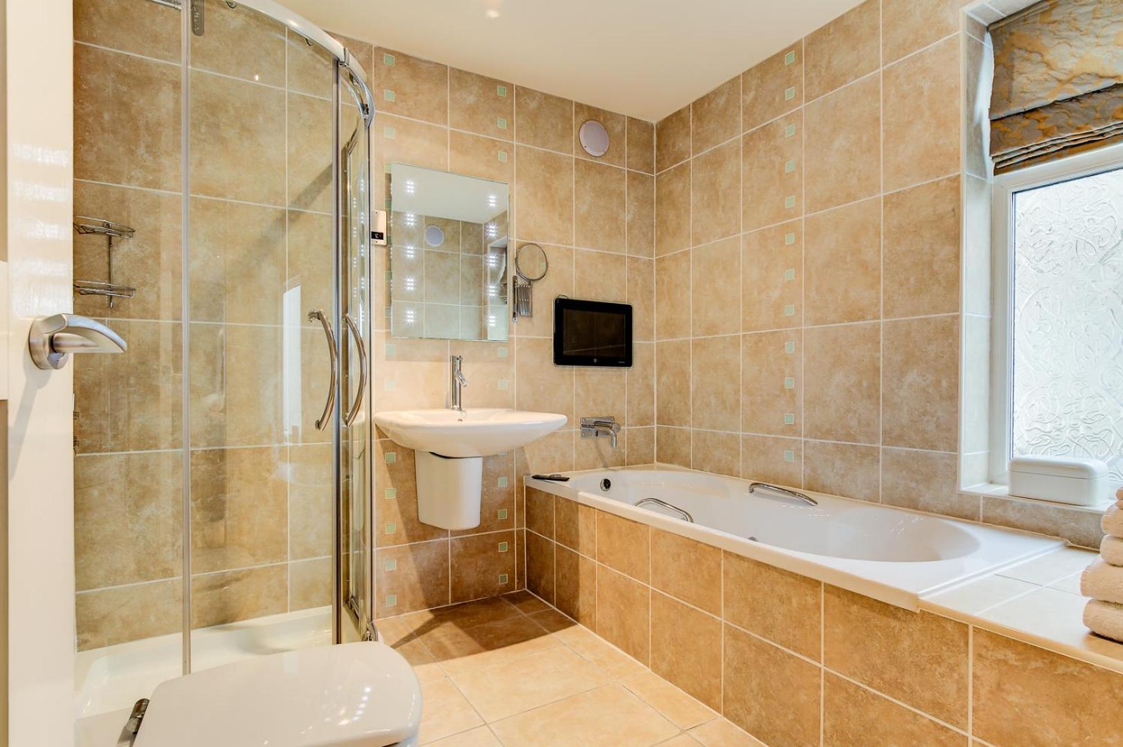 Superior King Room - Disability Access