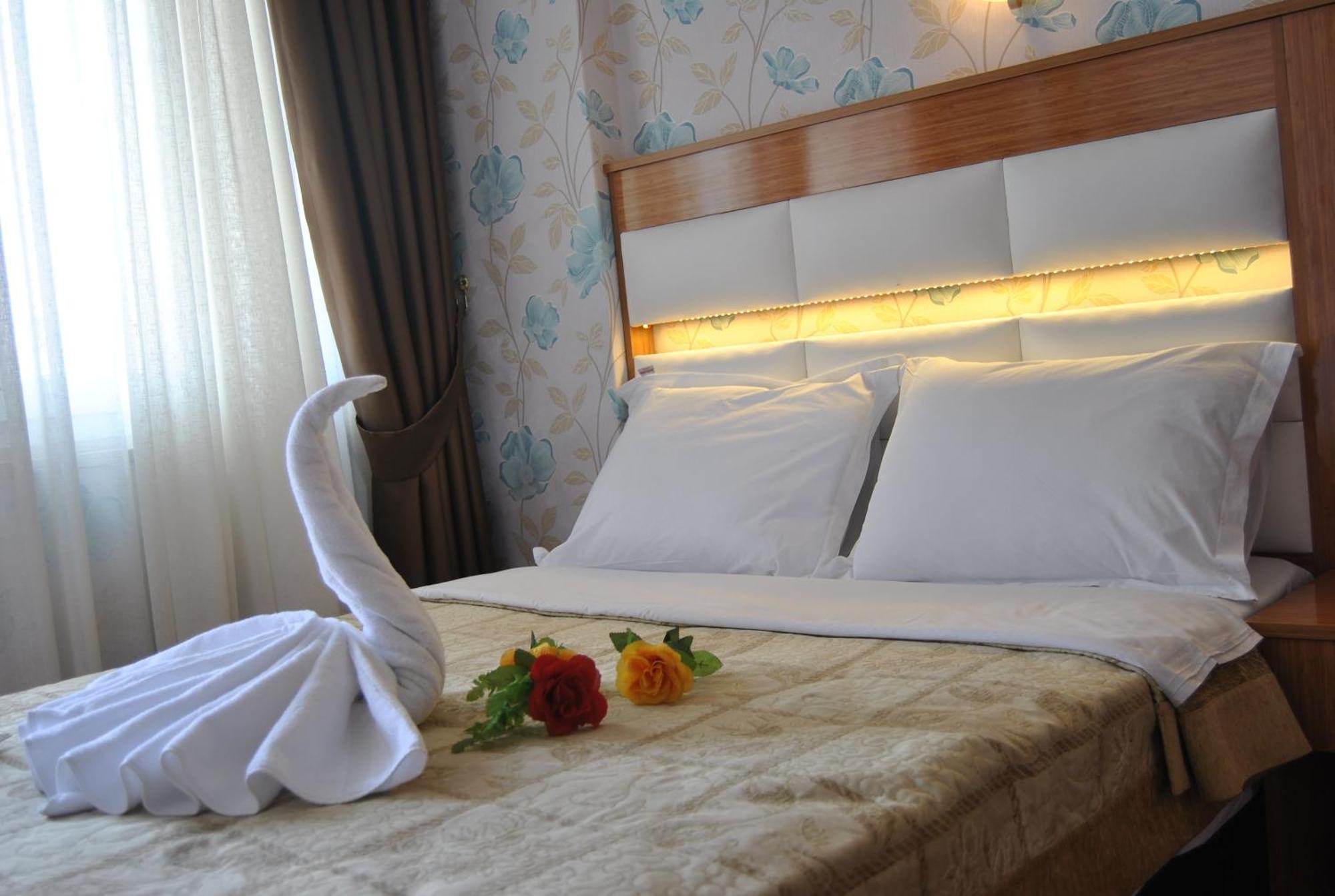 Economy Double or Twin Room,1279823893:JPEG