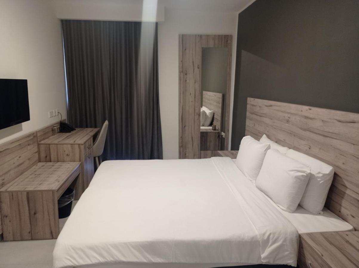 Doppel-/Zweibettzimmer mit Stadtblick