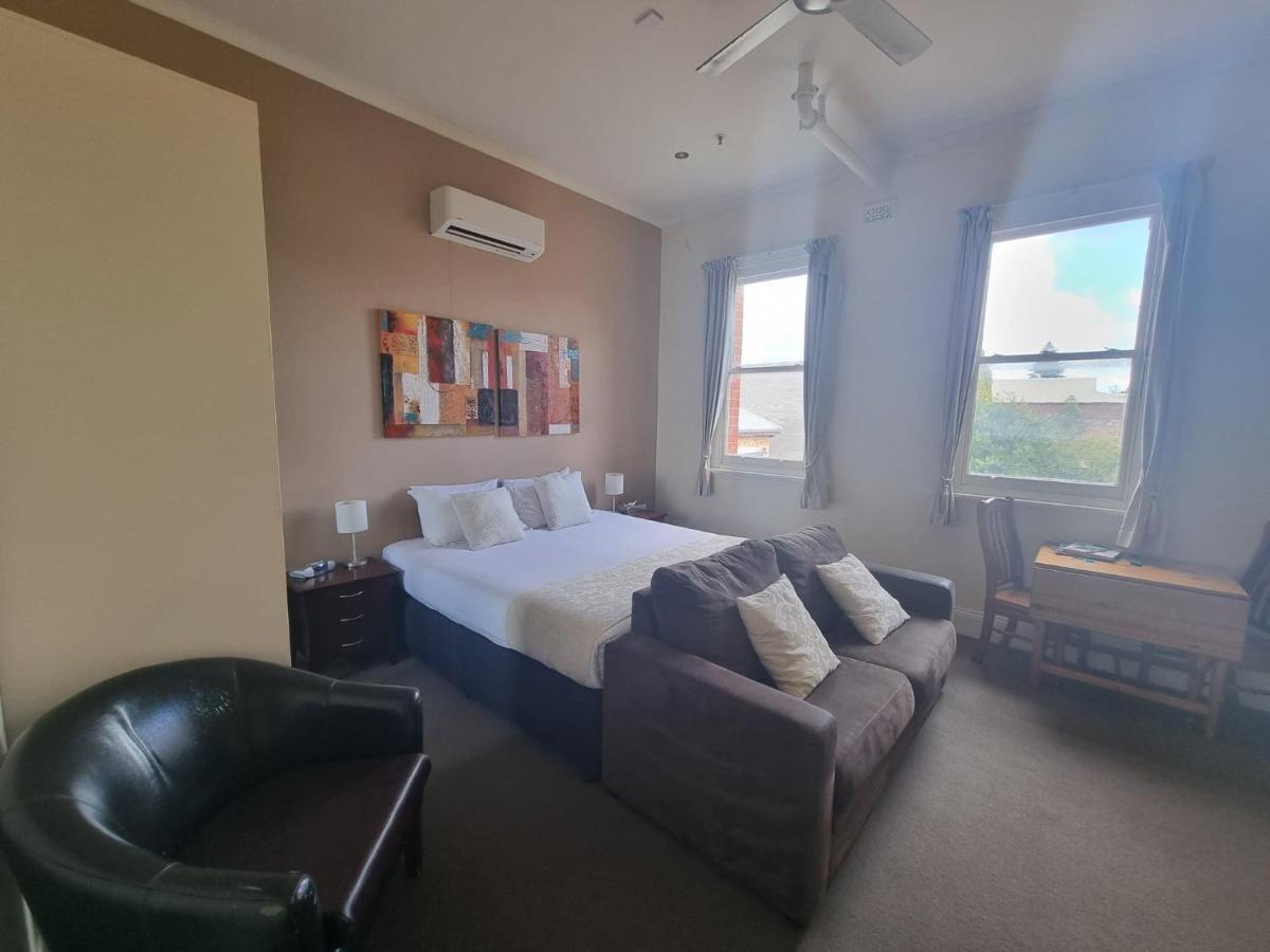 Deluxe King Suite,1730044505:JPEG