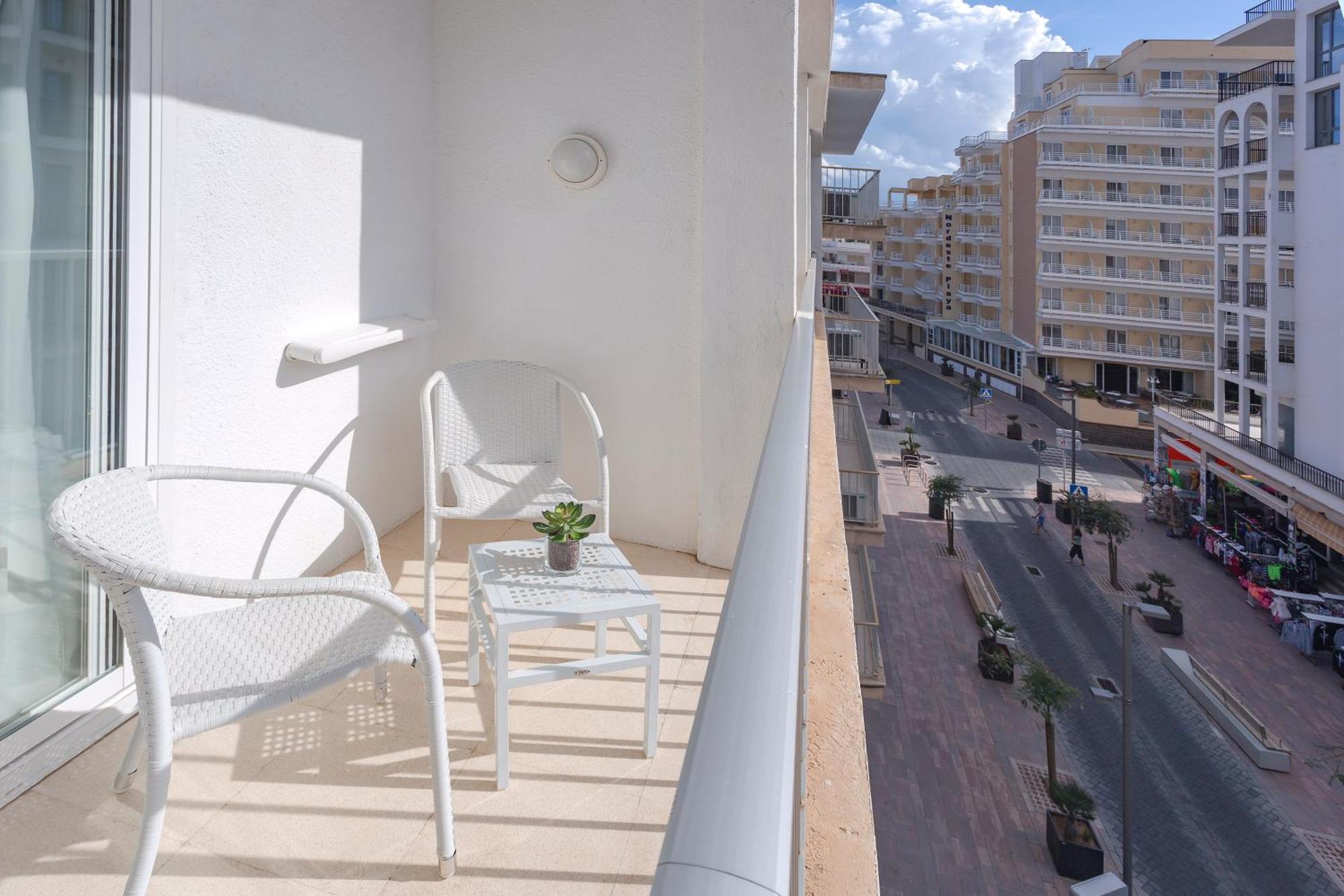 Habitación Doble con balcón (1 adulto)