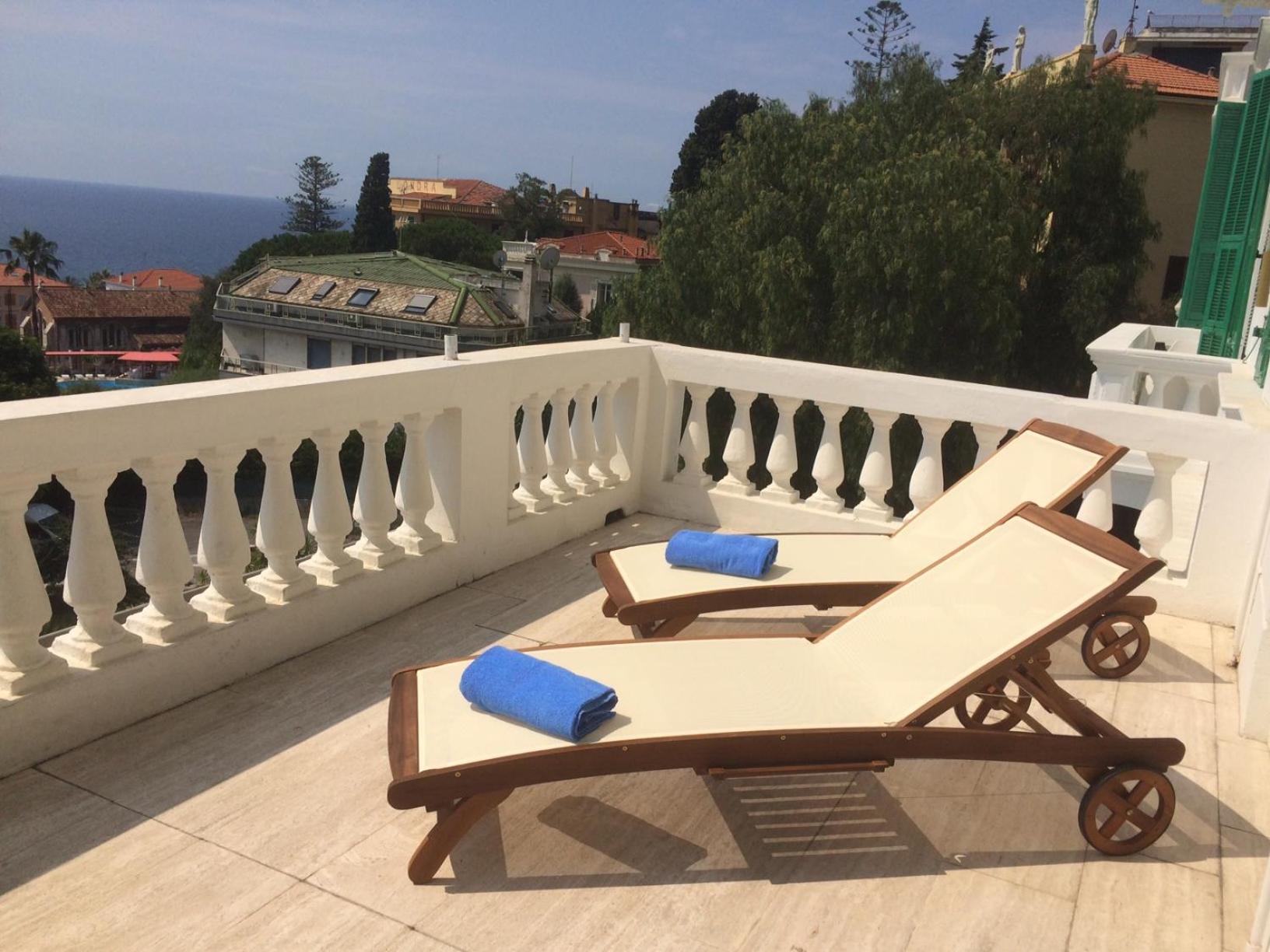 Suite met Terras en Uitzicht op Zee