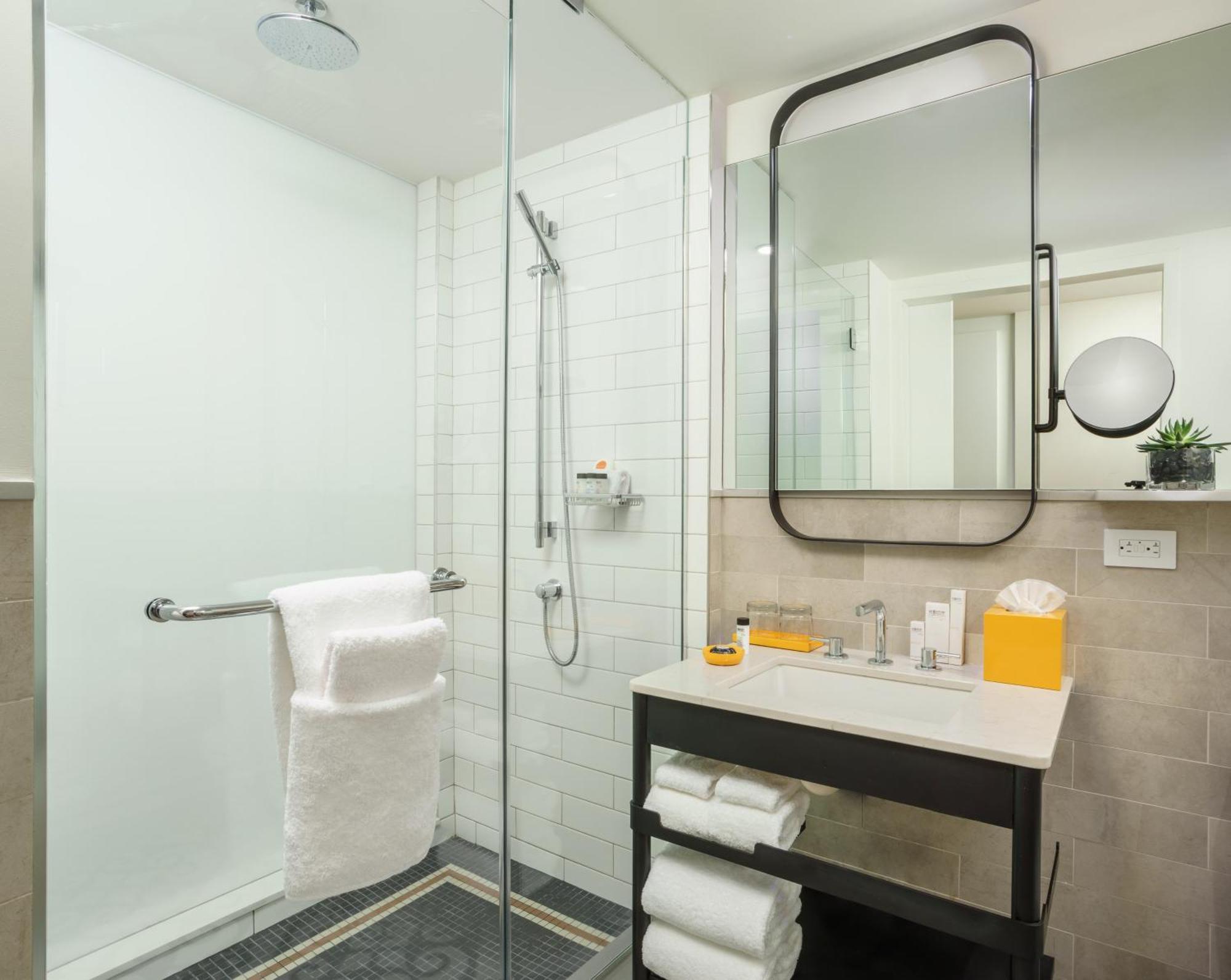 Habitación Premium con cama extragrande y vistas a la ciudad - Planta superior