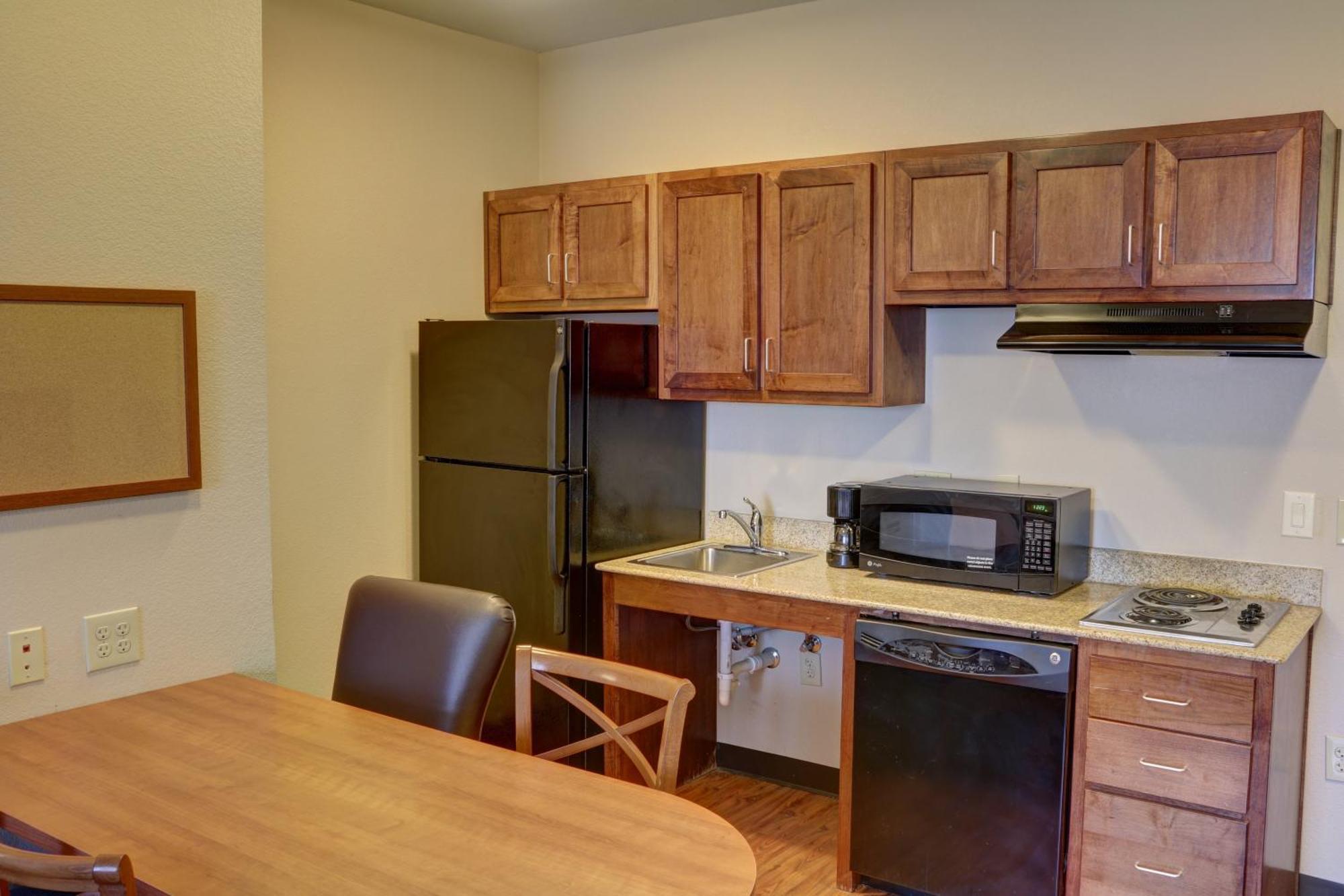 One-Bedroom Queen Suite