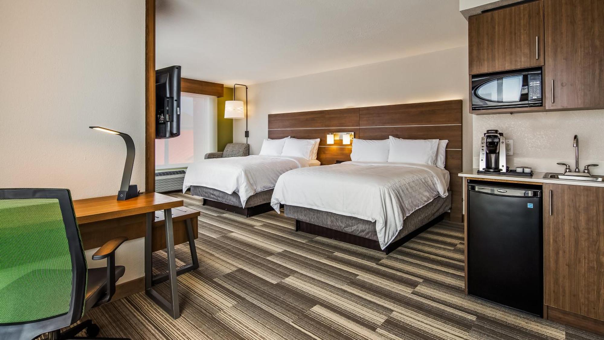 Queen Suite with Sofa Bed