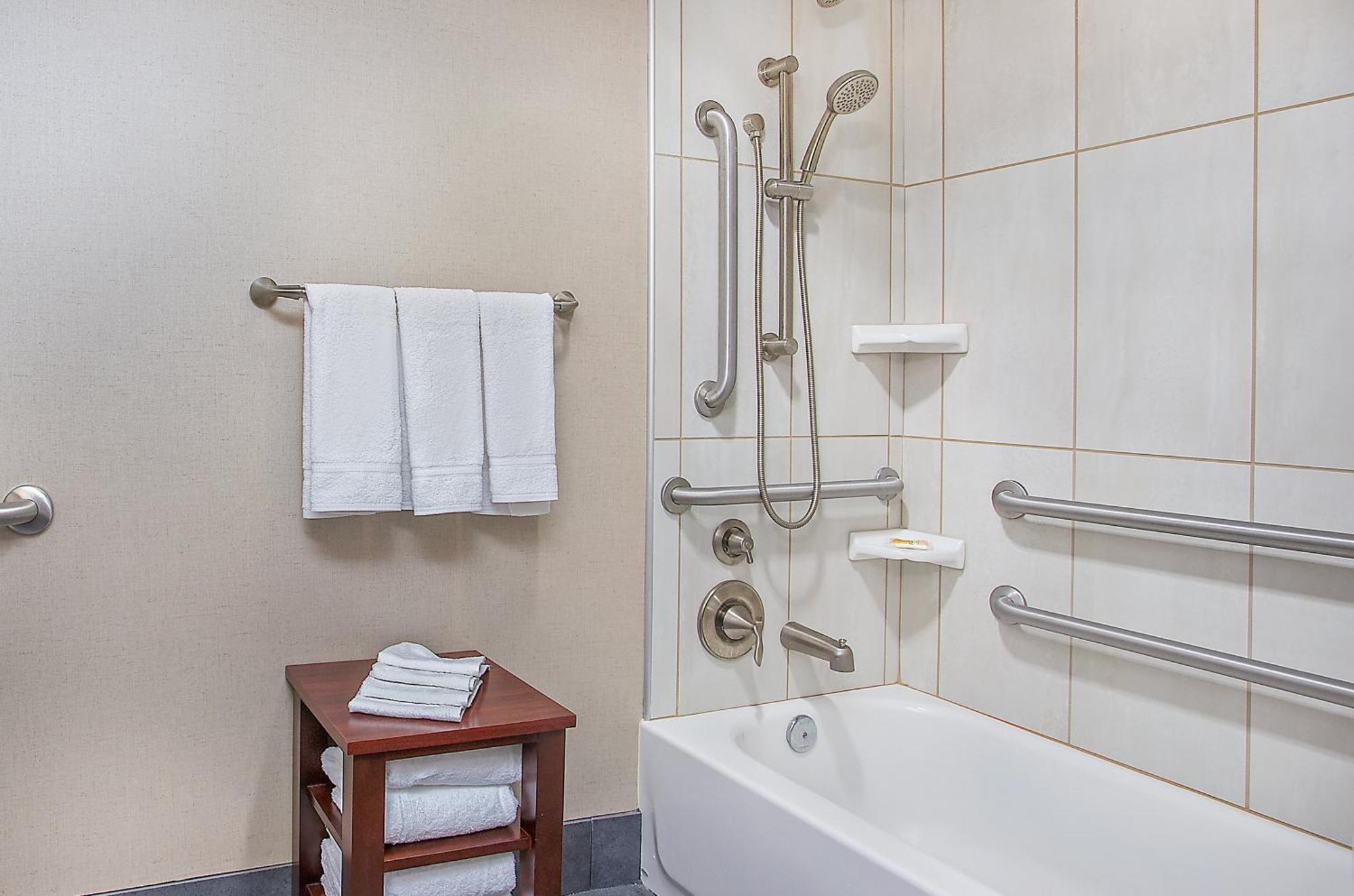 Standard King Room with Mobility Accessible Tub
