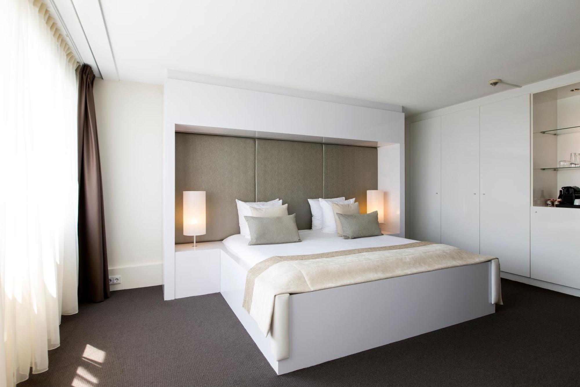 Suite Doble con vistas a la ciudad y cama grande