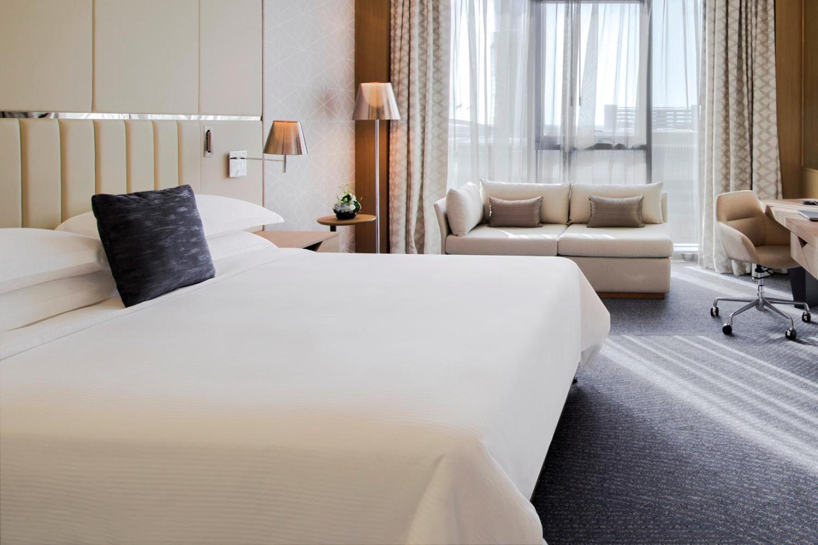 Zimmer mit Kingsize-Bett