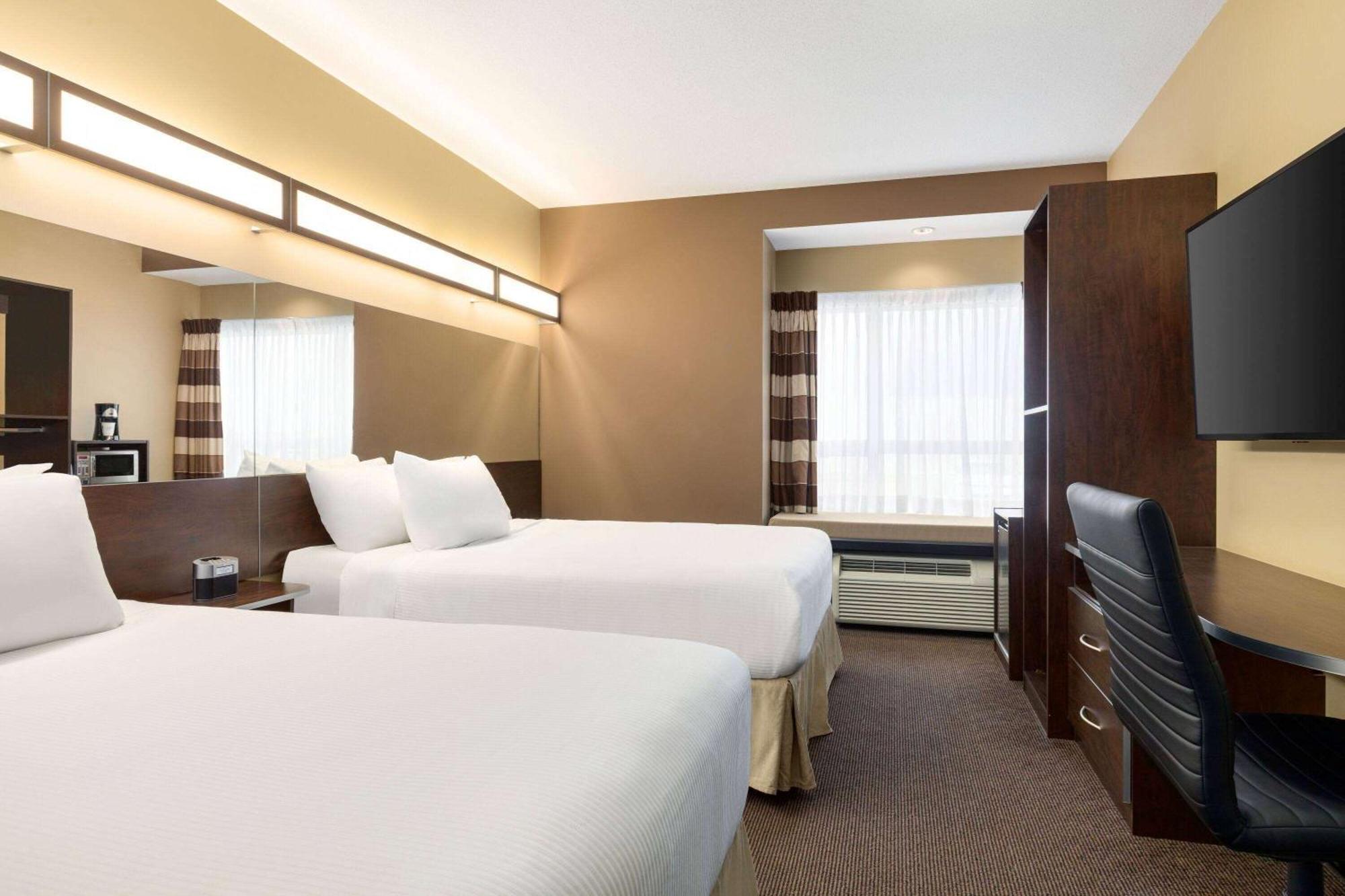 Queen Room with Two Queen Beds - Non-Smoking