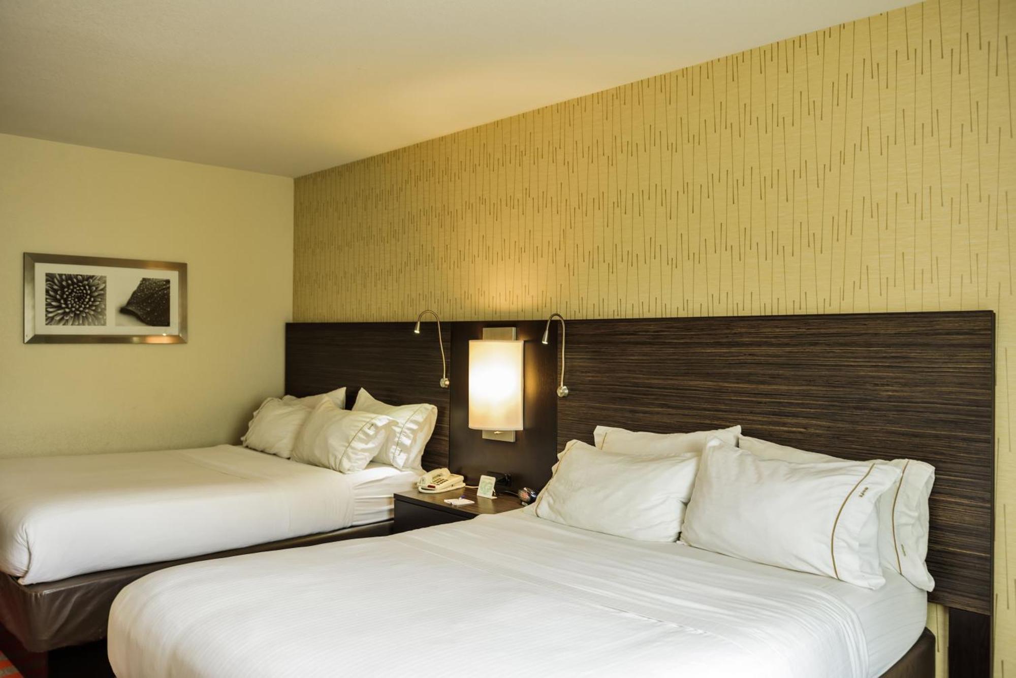 Standard Room with Two Queen Beds