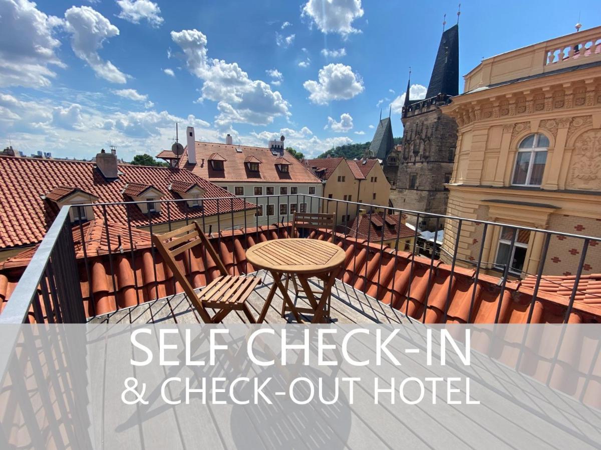 Signature Terrace Suite with Prague Castle View,1172153178:JPEG