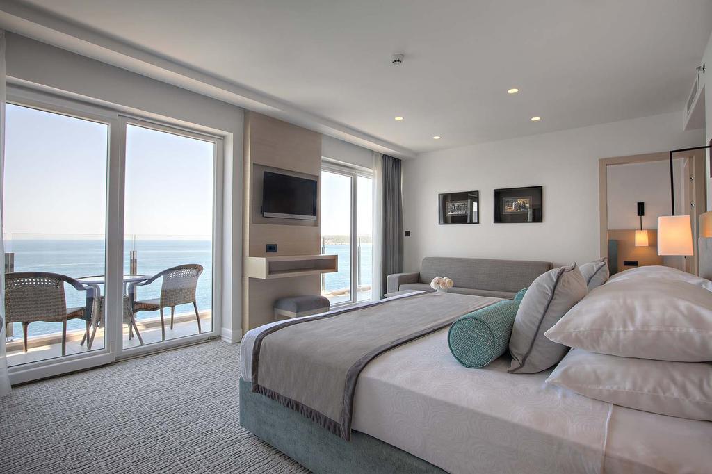 Suite Familiar Premium com Varanda e Vista Mar