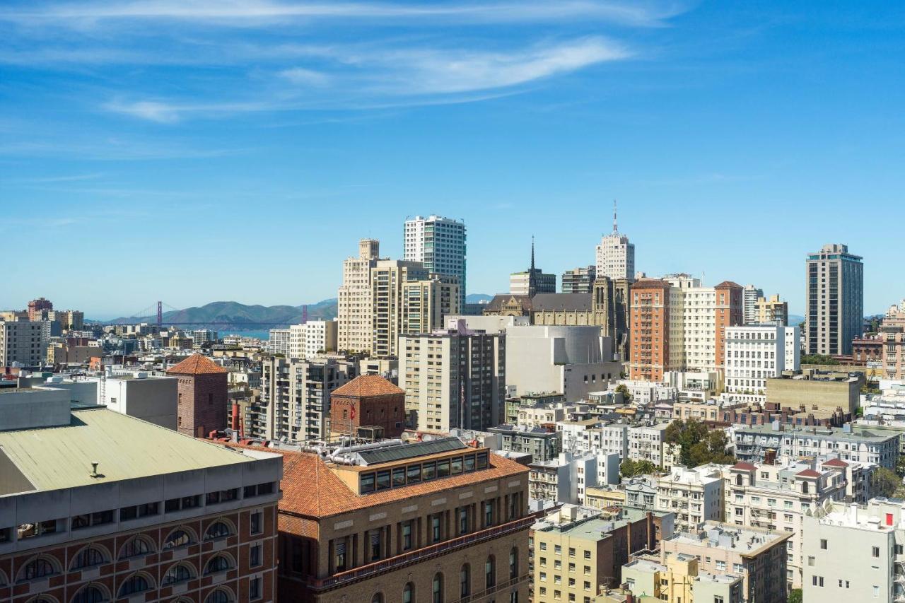 Suíte Maior de 1 Quarto com 1 Cama King-size e Vista da Cidade