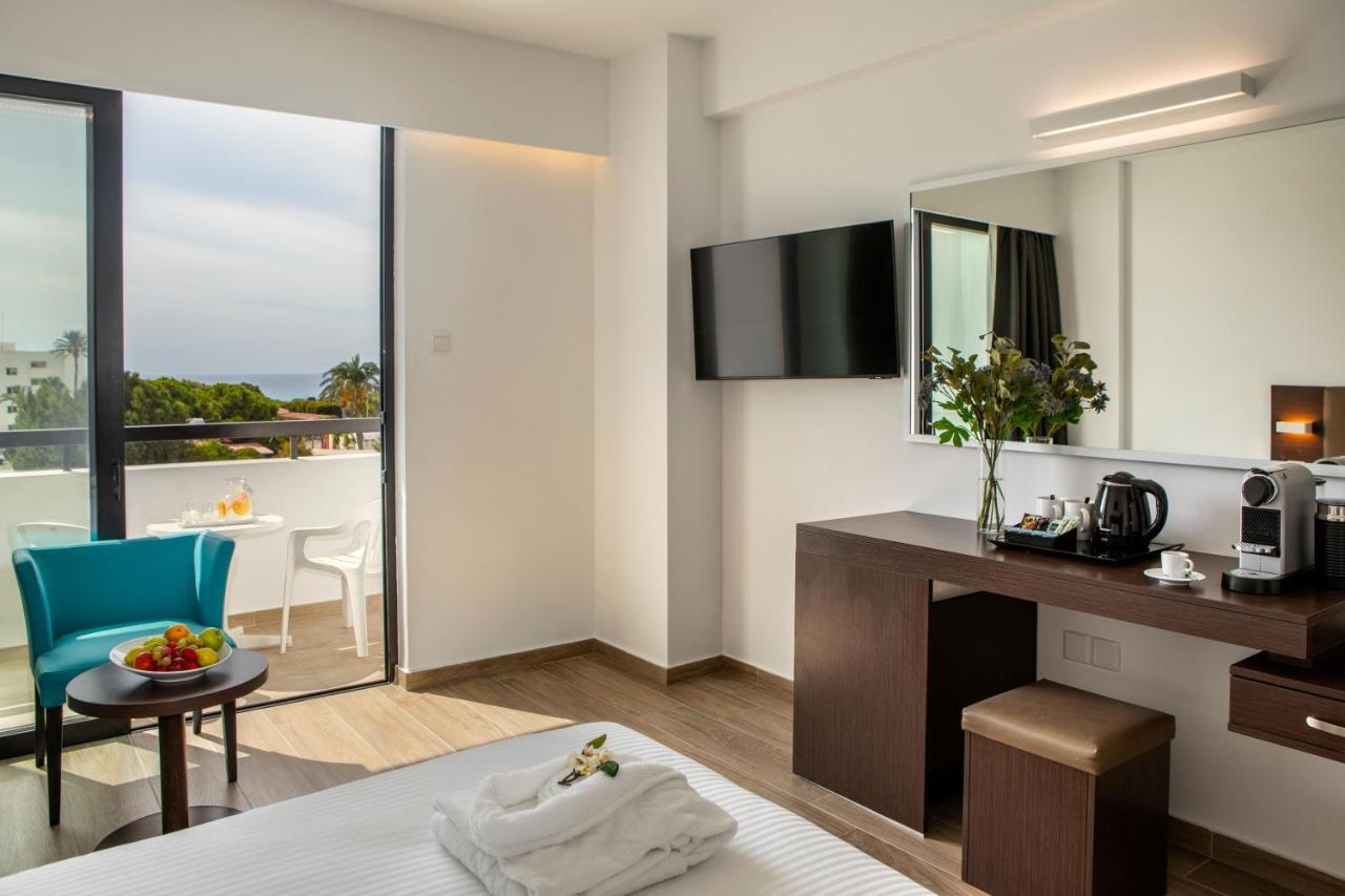 Deluxe Double or Twin Room Sea View