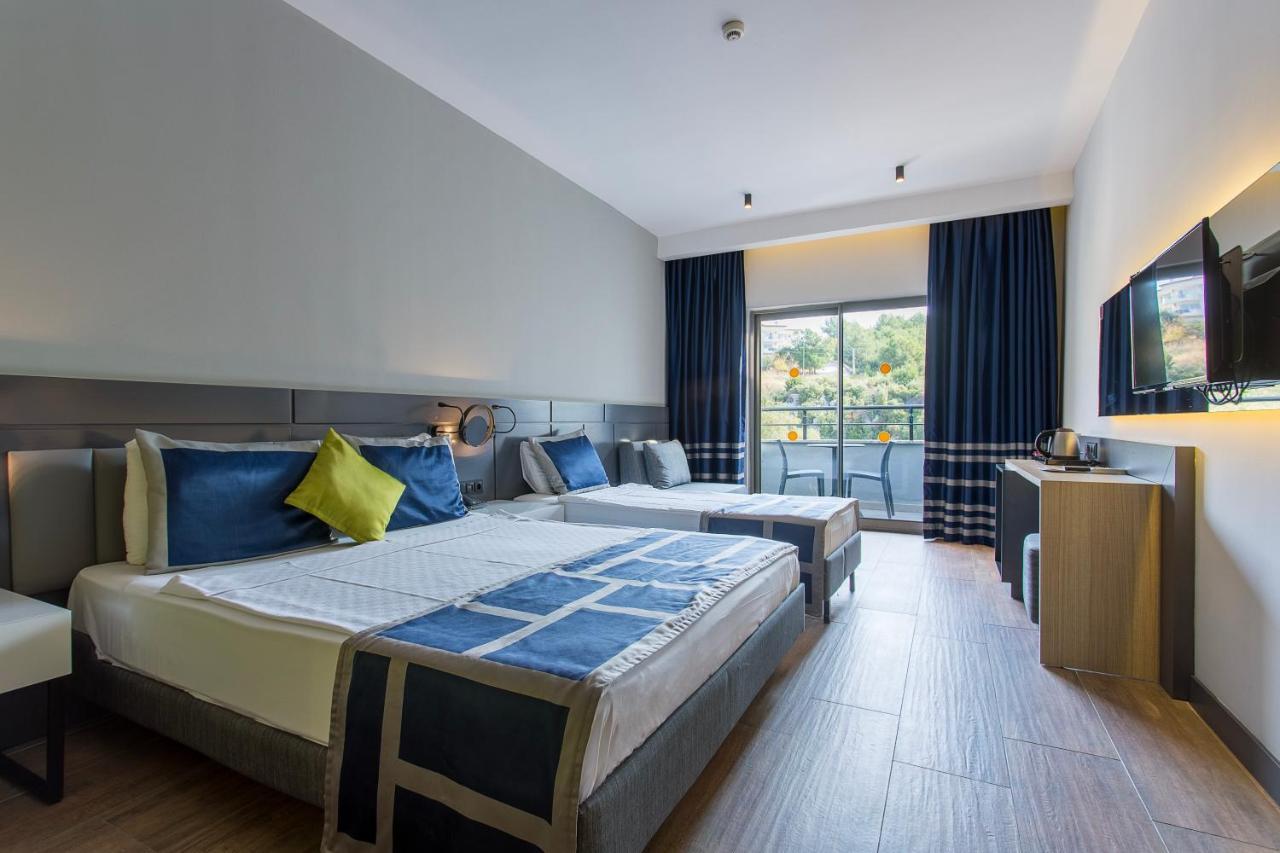 Deluxe Doppelzimmer (2 Erwachsene & 1 Kind)