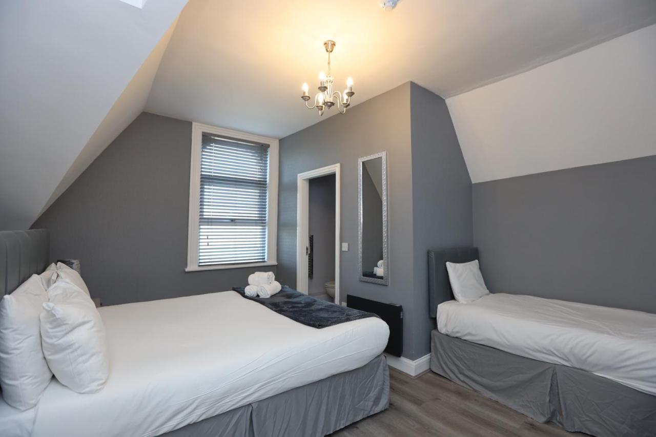 Triple Room with Private Bathroom
