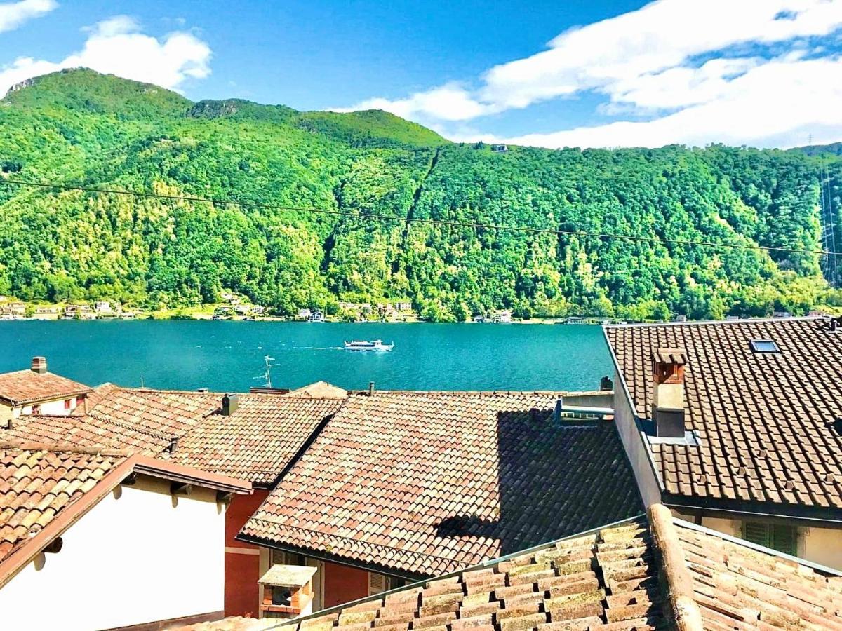 Camera Matrimoniale con Vista Lago