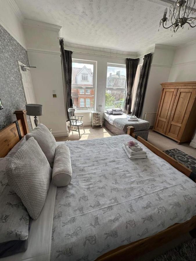 Large En Suite Family Room,1396784342:JPEG