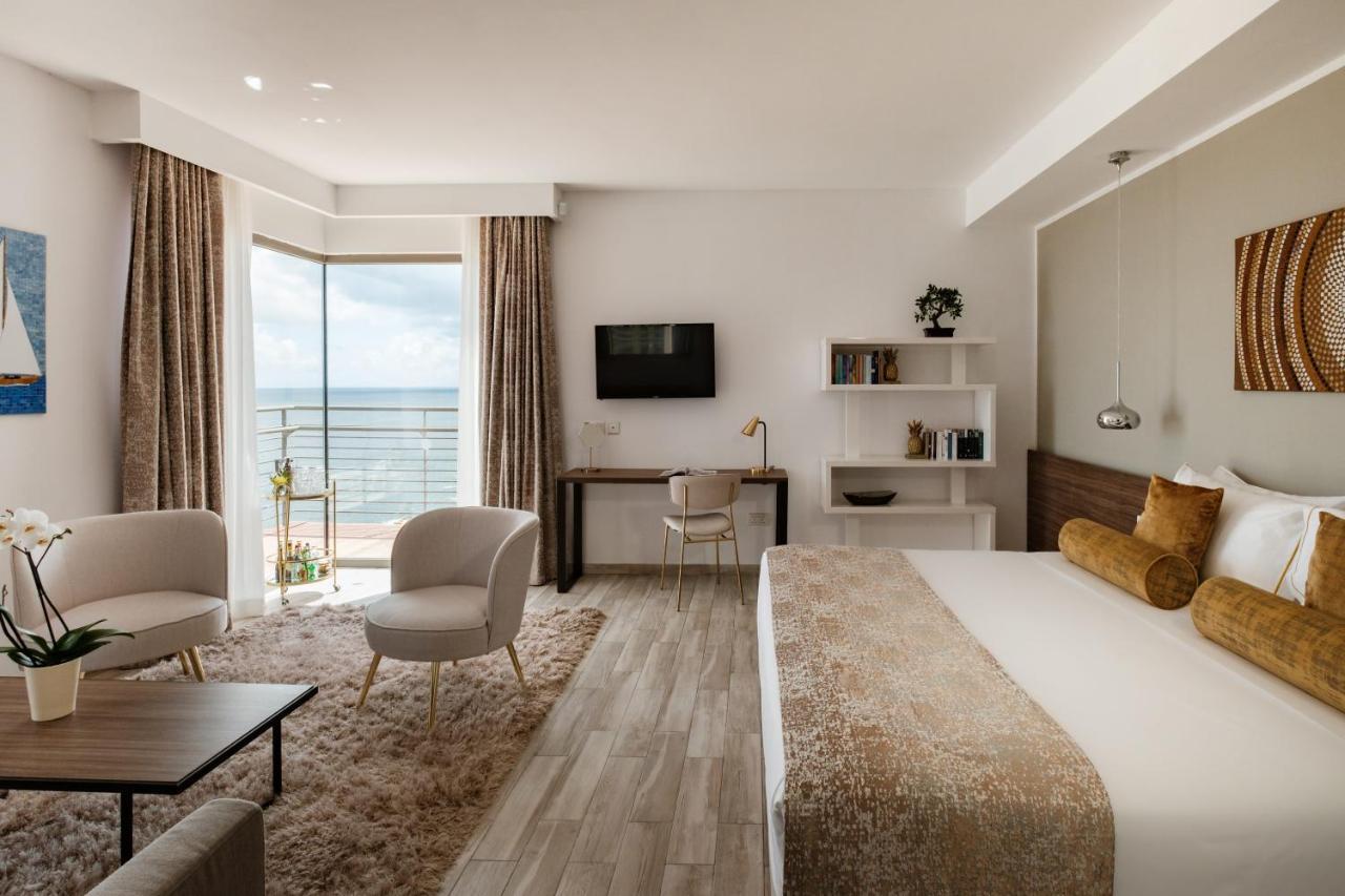 Suite Esquinera Soleada con vistas al mar