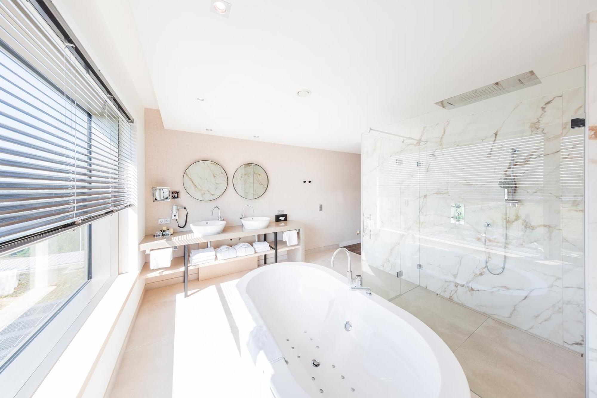 Suite avec Baignoire Spa
