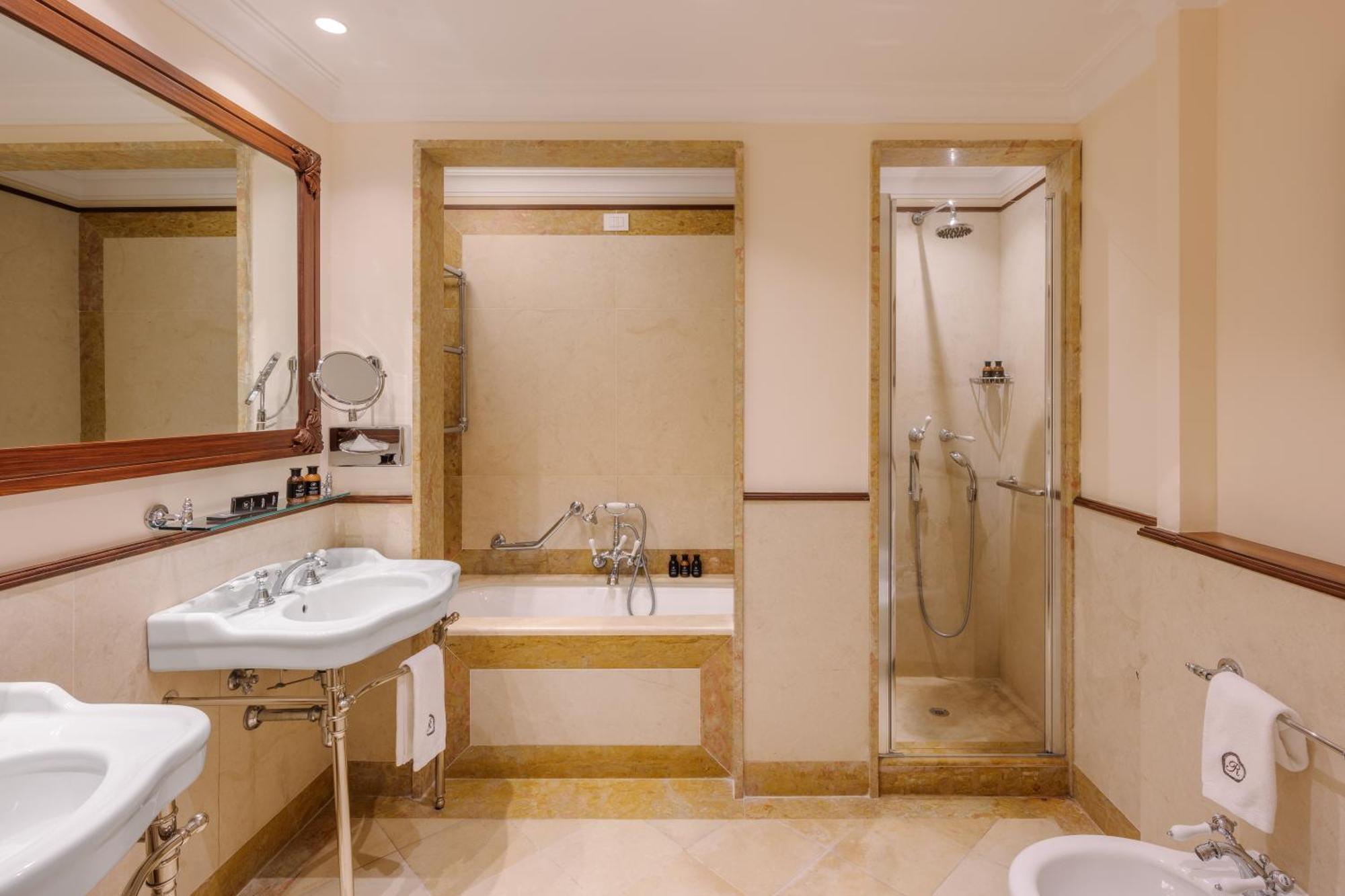 Executive suite met zijdelings uitzicht op zee
