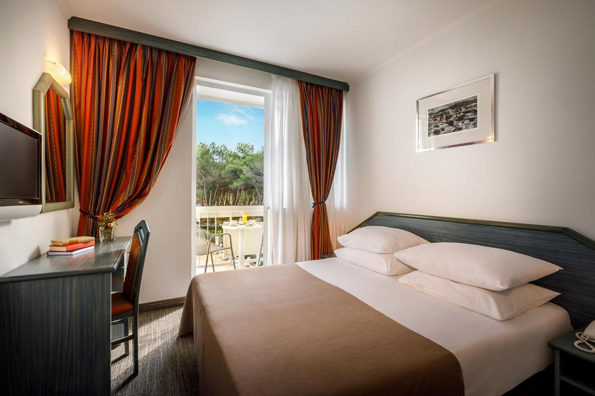 Double Room with Seaside Balcony,1440580123:JPEG