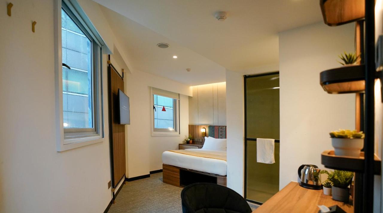 Cabin M, Executive, Window, Private Bathroom