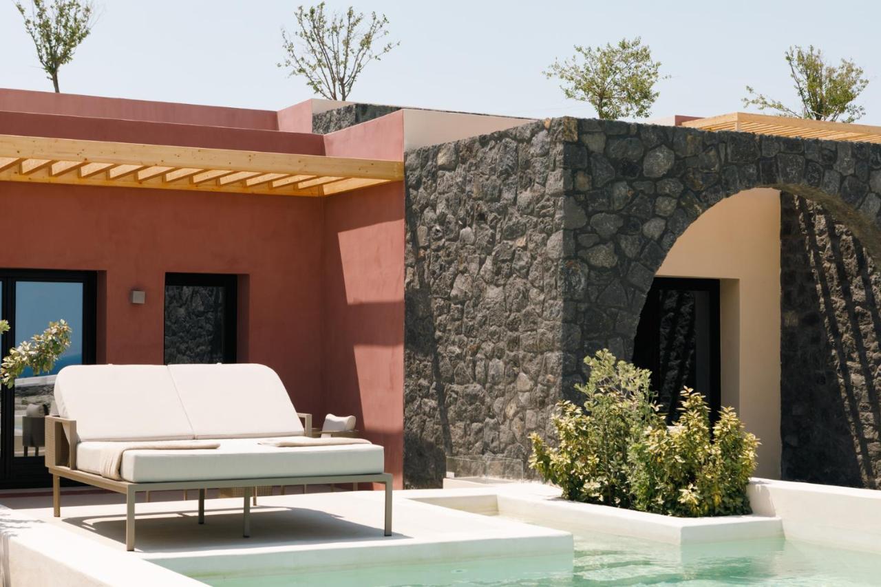 Villa Elegance with Infinity Heated Pool and Sea View