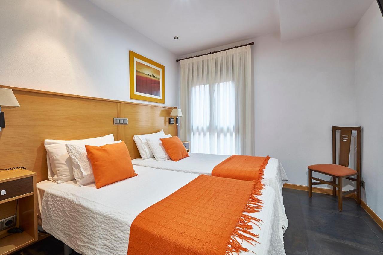 Twin Room,1520334214:JPEG