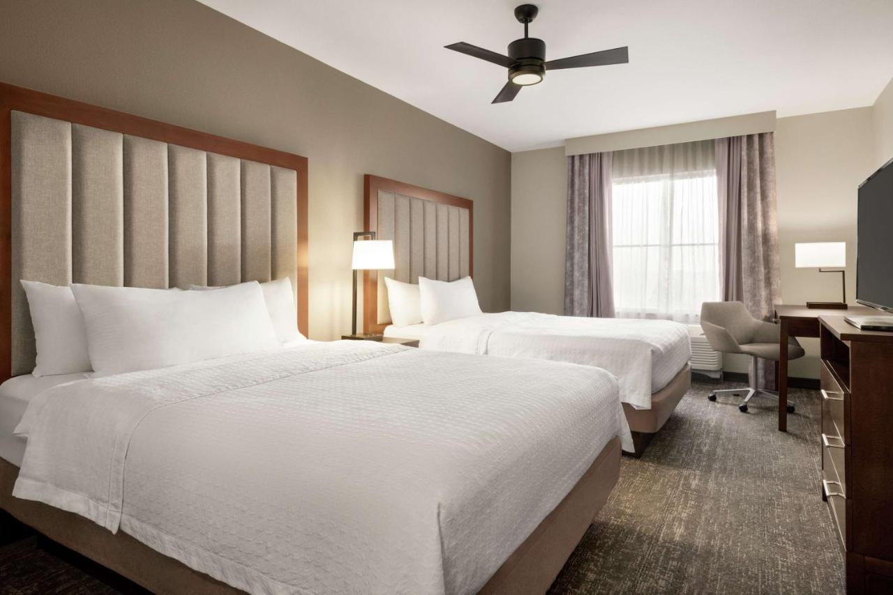 One-Bedroom Queen Suite with Two Queen Beds