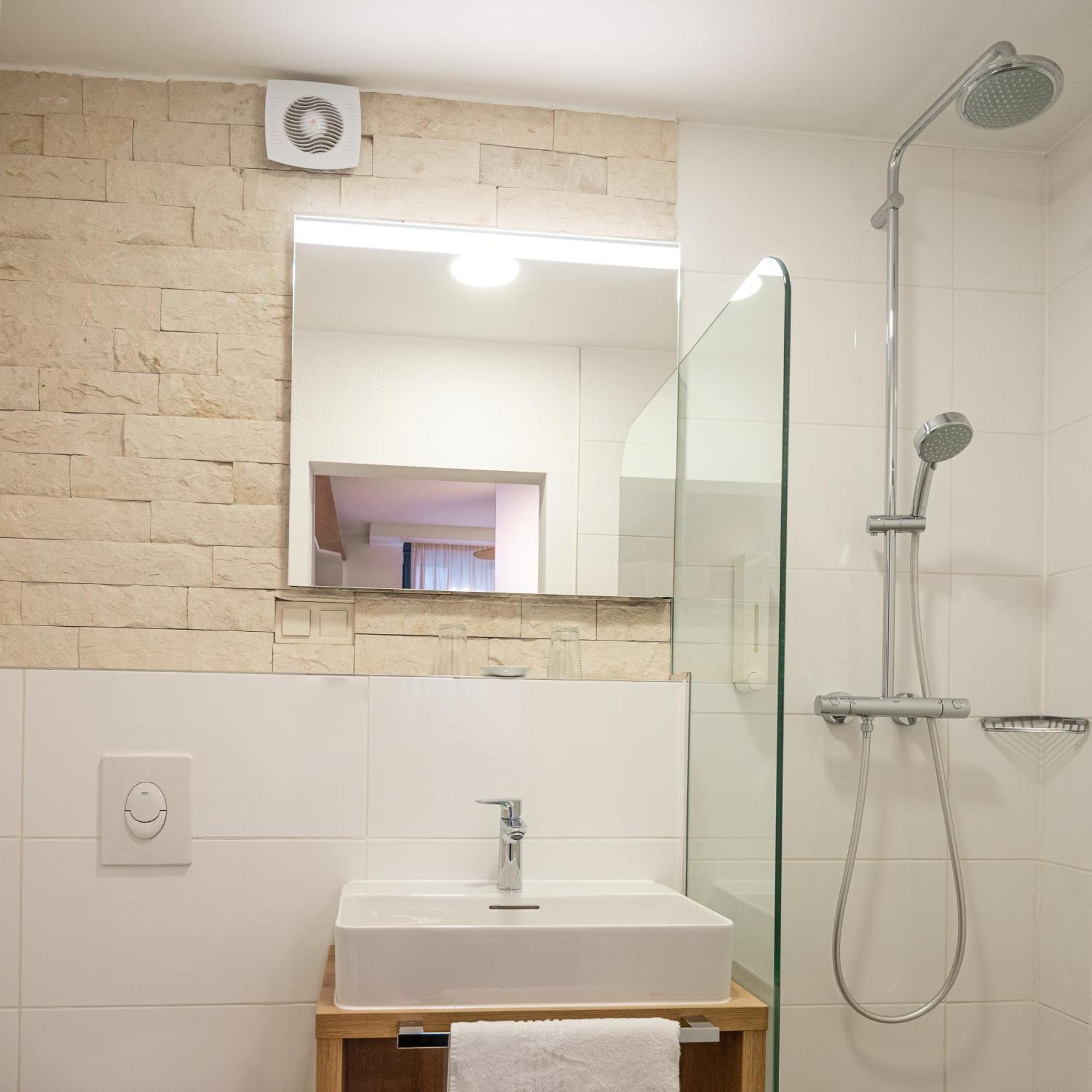 Standard Double Room Souterrain