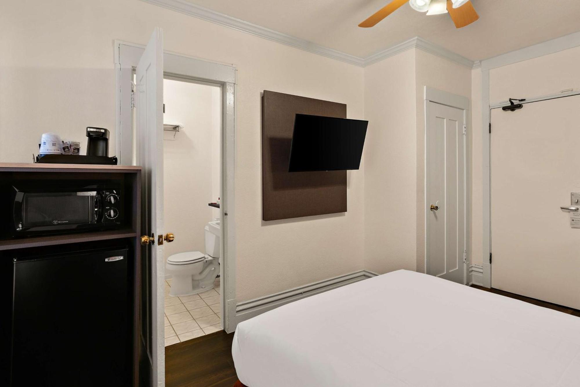 Habitación amplia con cama grande - No fumadores