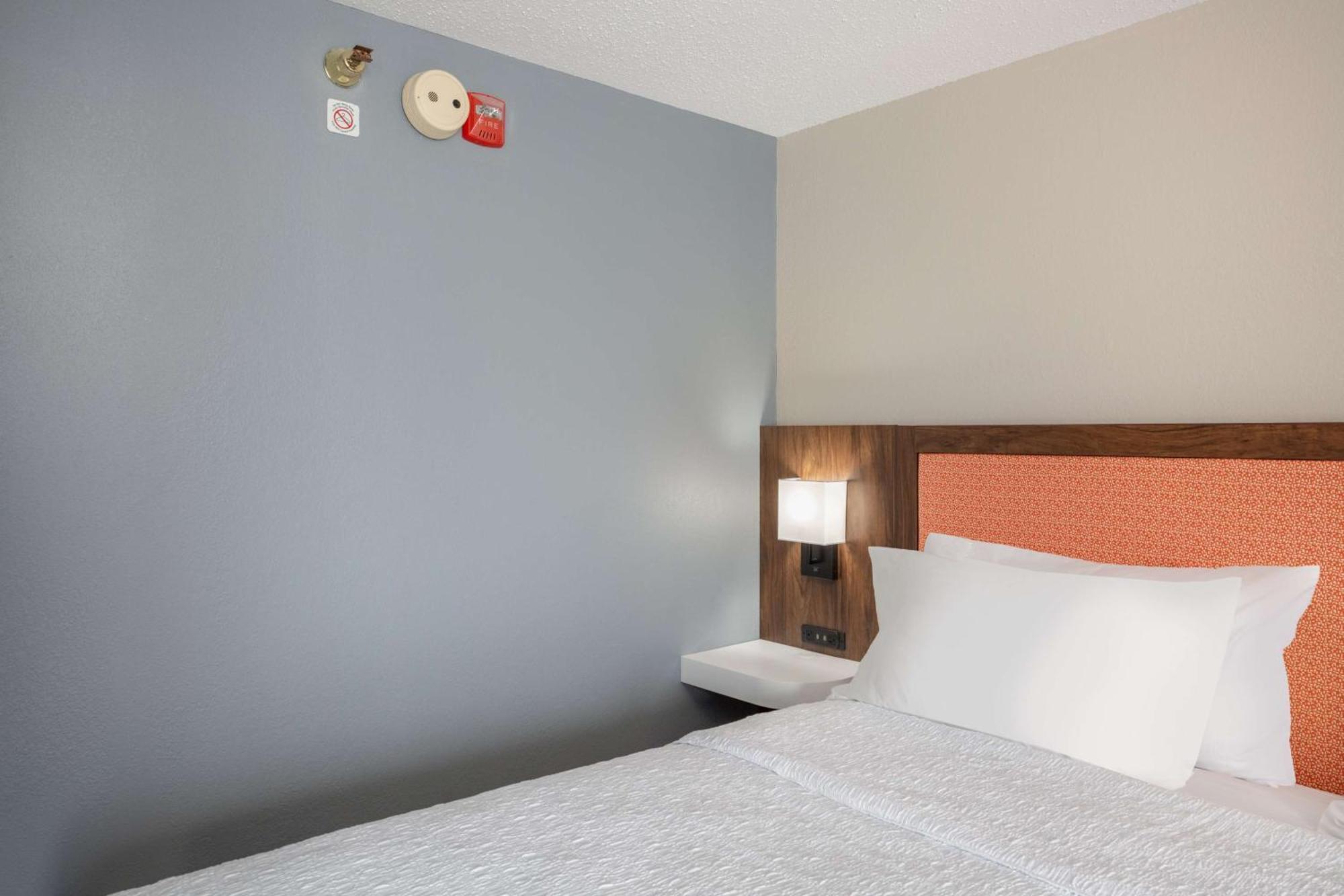 Queen Room with Two Queen Beds - Hearing Access/Non-Smoking