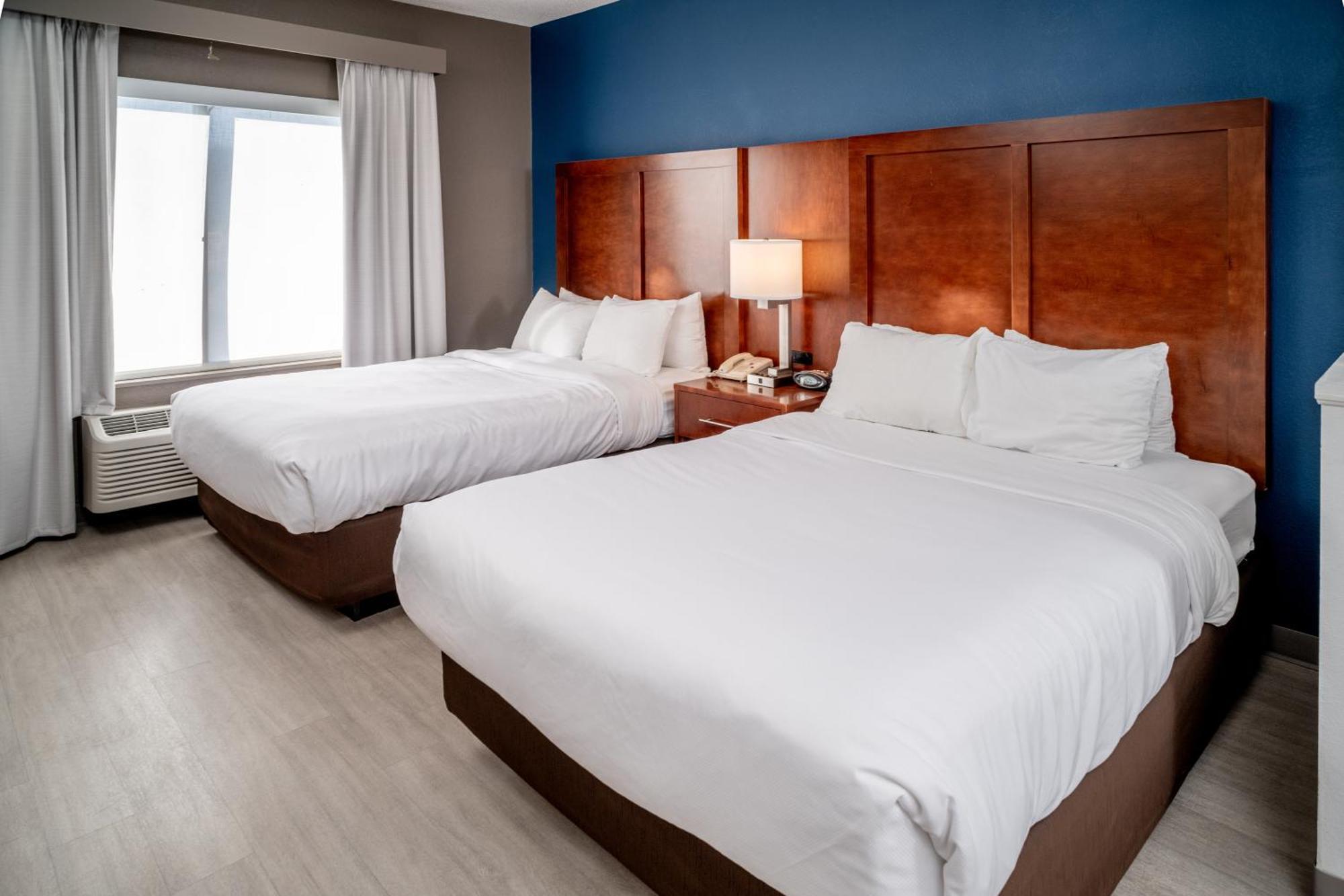 Double Suite with Two Double Beds - Non Smoking