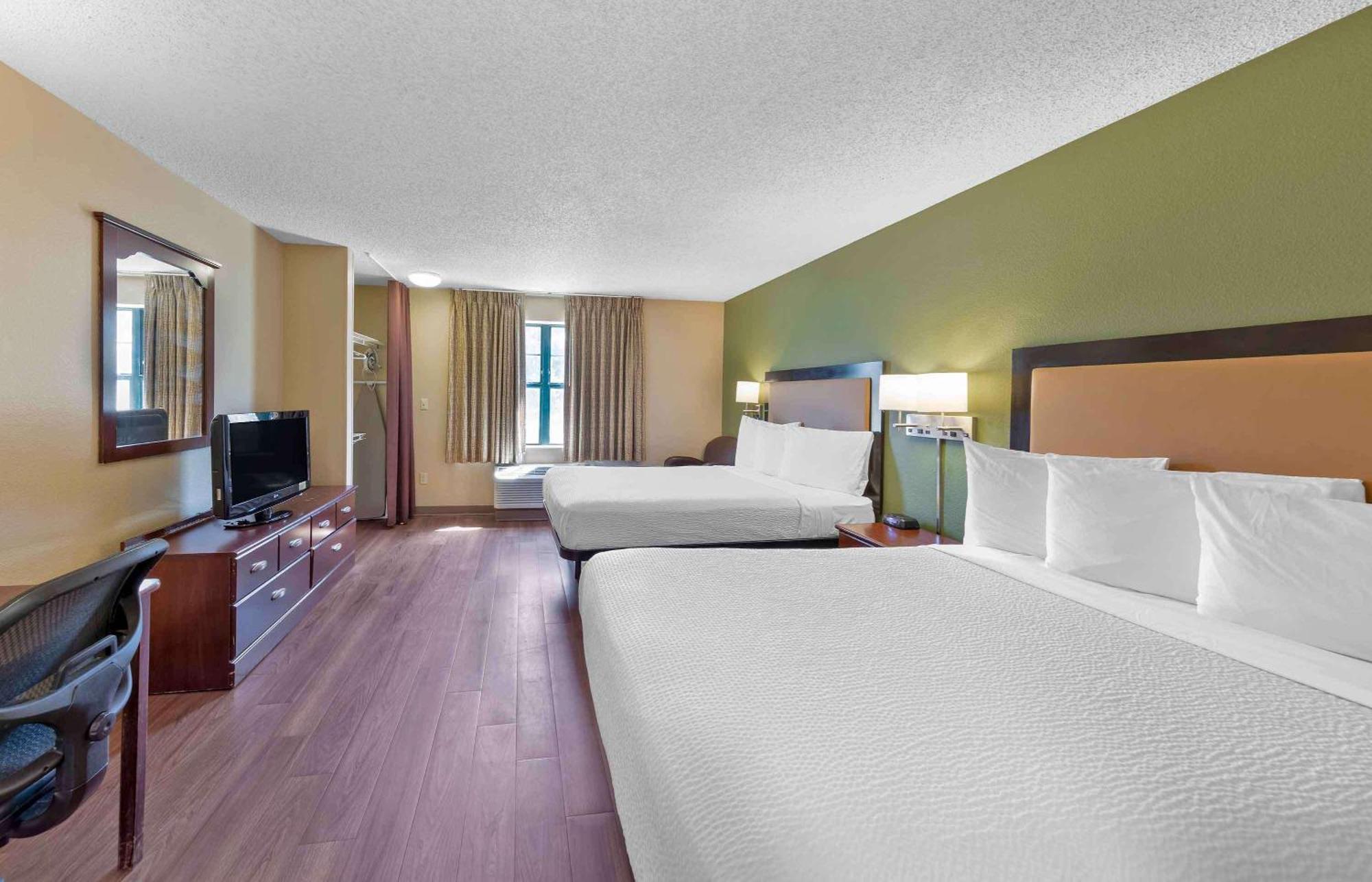 One Bedroom Suite 2 Double Beds Non-Smoking,1541903947:JPEG